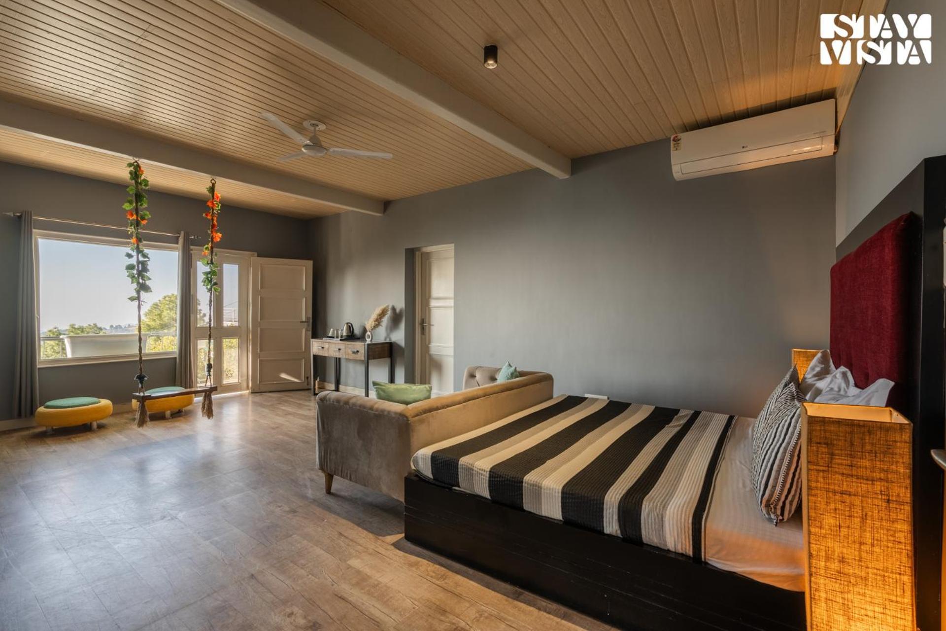 Stayvista At Serene With Outdoor Bonfire Barog 외부 사진