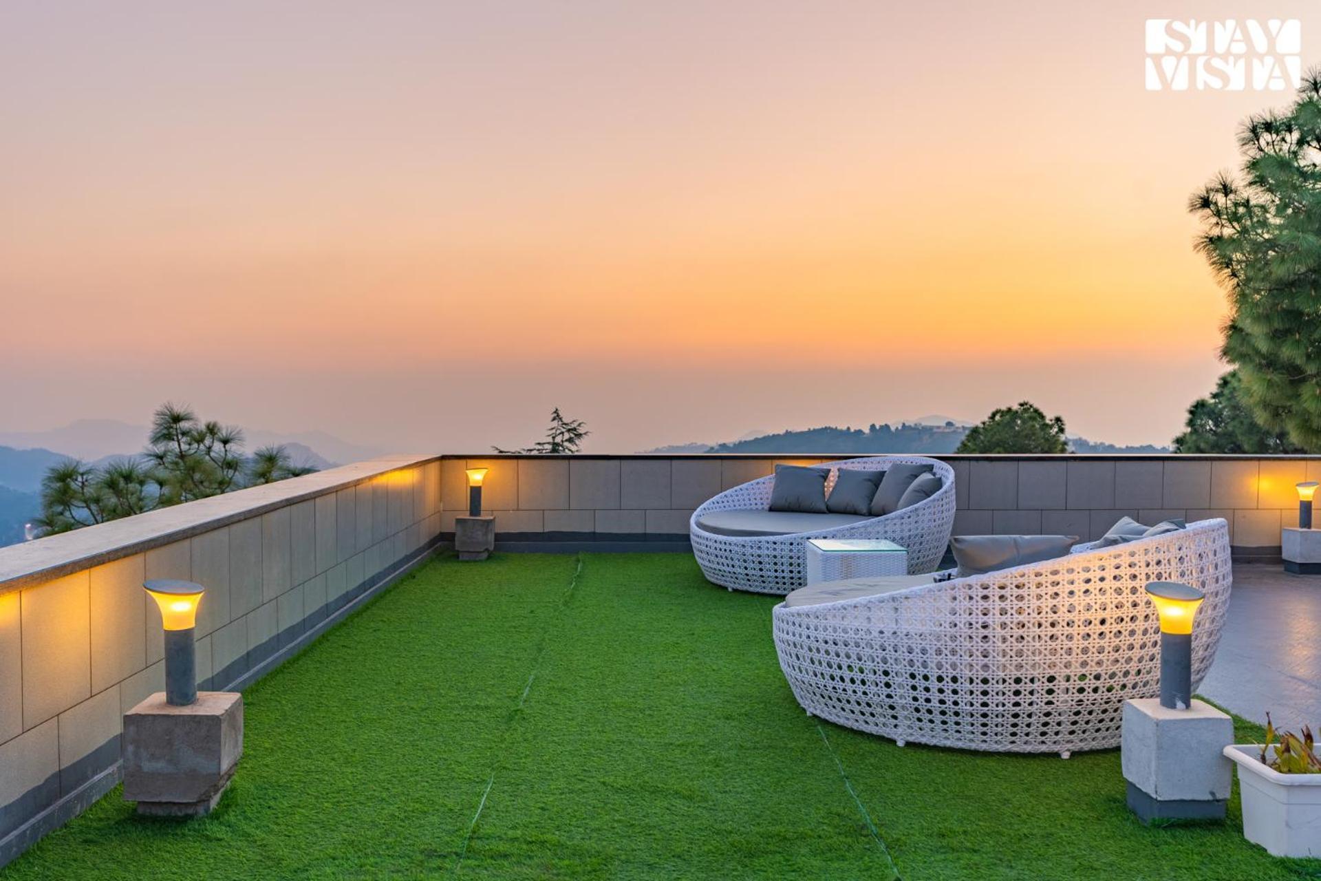 Stayvista At Serene With Outdoor Bonfire Barog 외부 사진